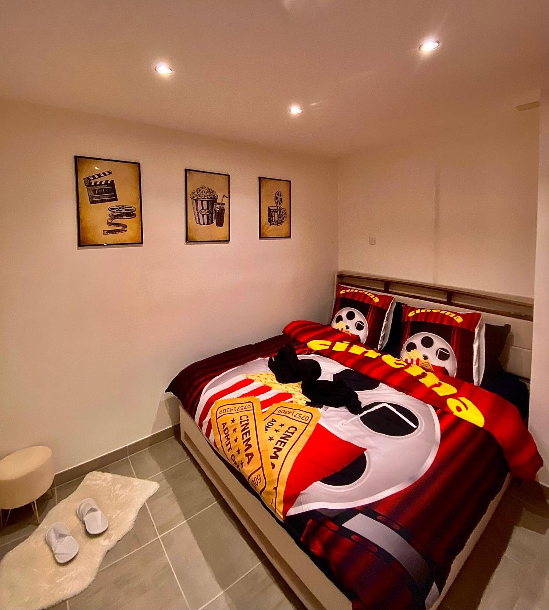 L Unique Cinema Room غرونوبل المظهر الخارجي الصورة